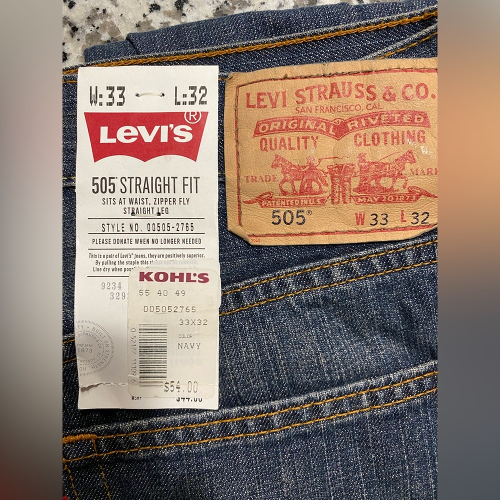 Levi Strauss & Co. 505 Straight Fit W:33 L:32